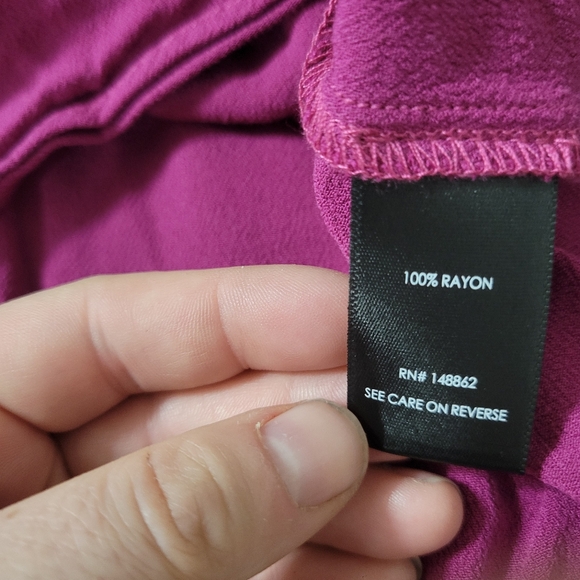 Torrid Pink Rayon Crepe Metal Keyhole Sleeveless Blouse Top Plus Size 4X - Picture 4 of 6
